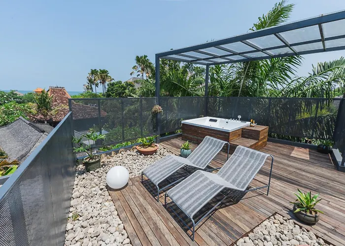 Side Boutique With Private Rooftop Jacuzzi By Lima Bali