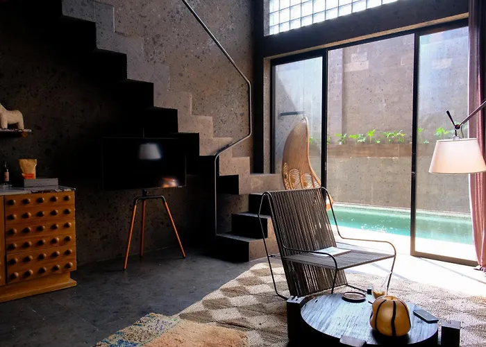 Side Boutique With Private Rooftop Jacuzzi By Lima Bali Hotel Canggu