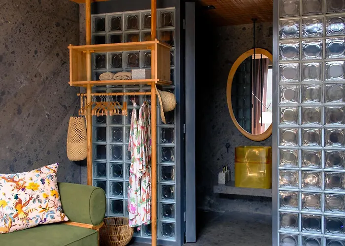 Side Boutique With Private Rooftop Jacuzzi By Lima Bali